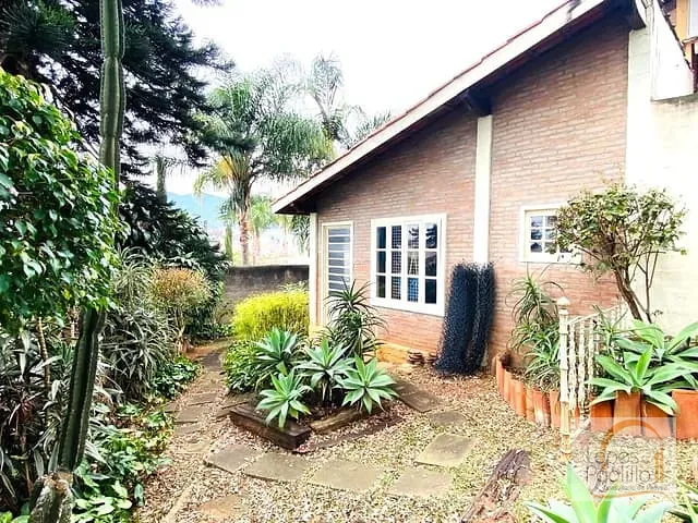 Casa com 415m² 3 quartos e 2 banheiros, à venda, no bairro Jardim Paulista em Atibaia