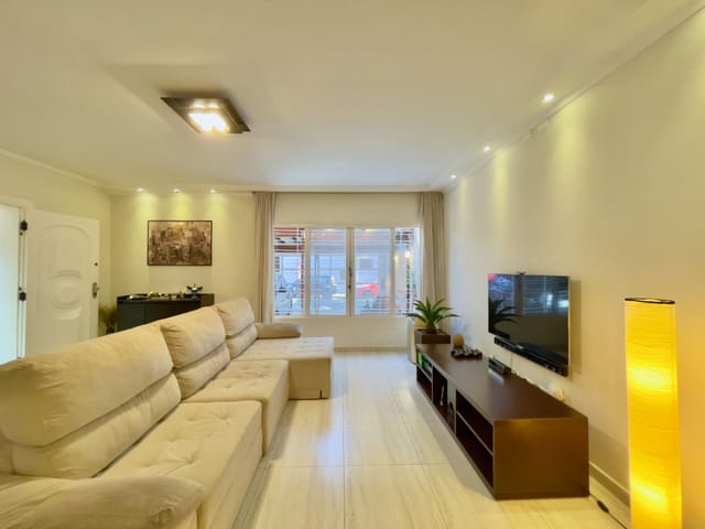 Foto do Casa - Casa tipo para venda em Chacara Santo  Antônio com 3 quartos, sendo 1 suíte, 155m² | Lares e Andares Imóveis