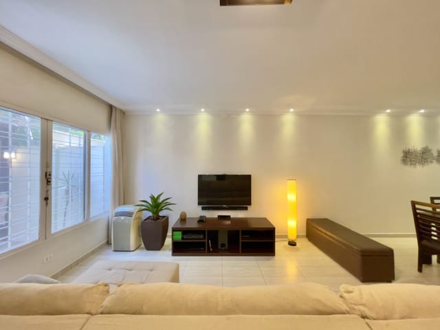 Foto do Casa - Casa tipo para venda em Chacara Santo  Antônio com 3 quartos, sendo 1 suíte, 155m² | Lares e Andares Imóveis