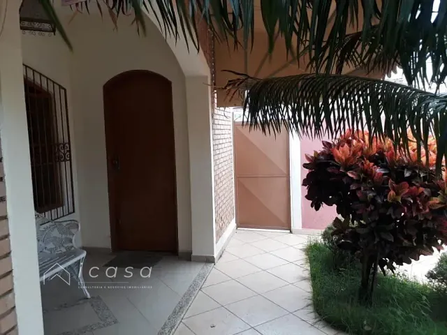 Casa com 330m² 4 quartos e 1 banheiro, à venda ou para alugar, no bairro Vila Resende em Caçapava