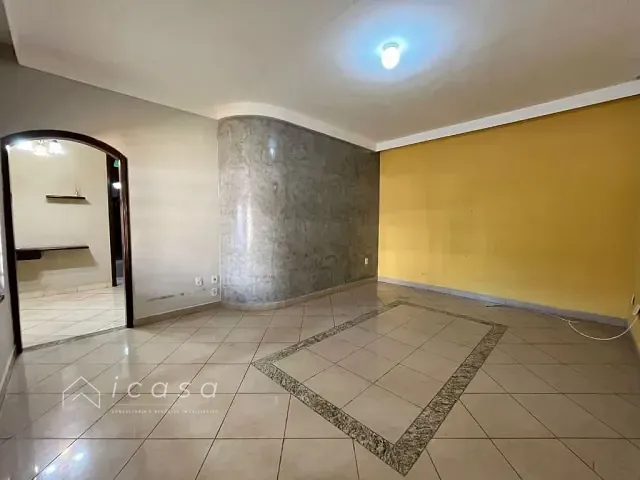 Casa com 330m² 4 quartos e 1 banheiro, à venda ou para alugar, no bairro Vila Resende em Caçapava