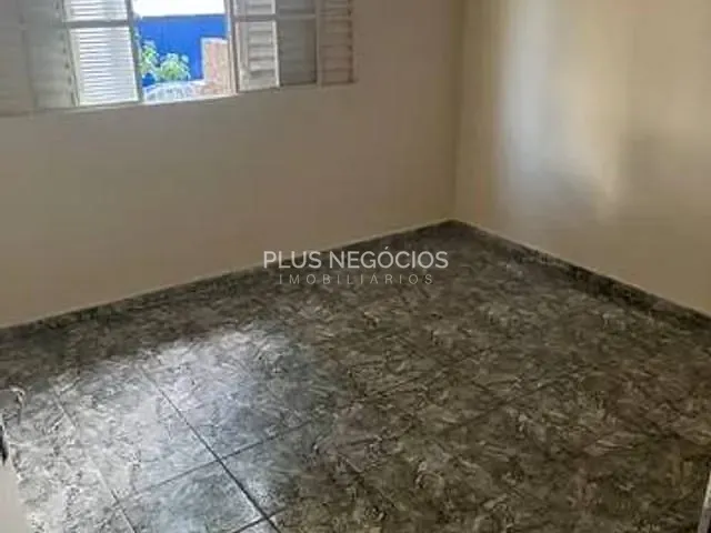 Casa com 300m² 3 quartos e 2 banheiros, à venda, no bairro Jardim Gonçalves em Sorocaba