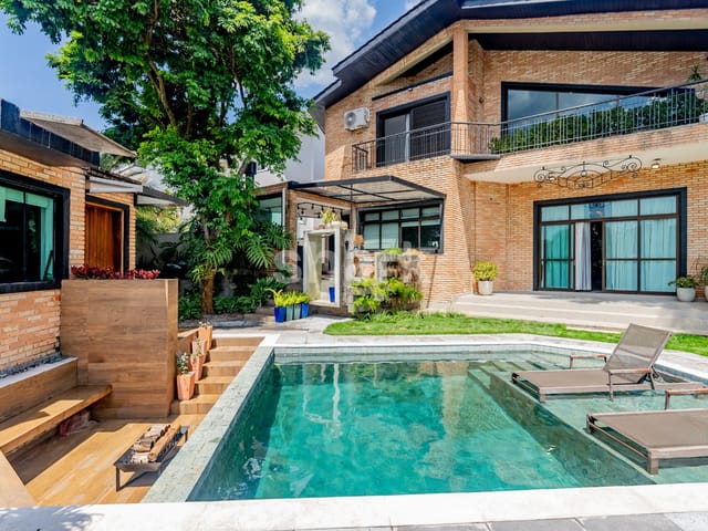 Casa com 608m² 4 quartos e 6 banheiros, à venda, no bairro Alphaville em Santana de Parnaíba