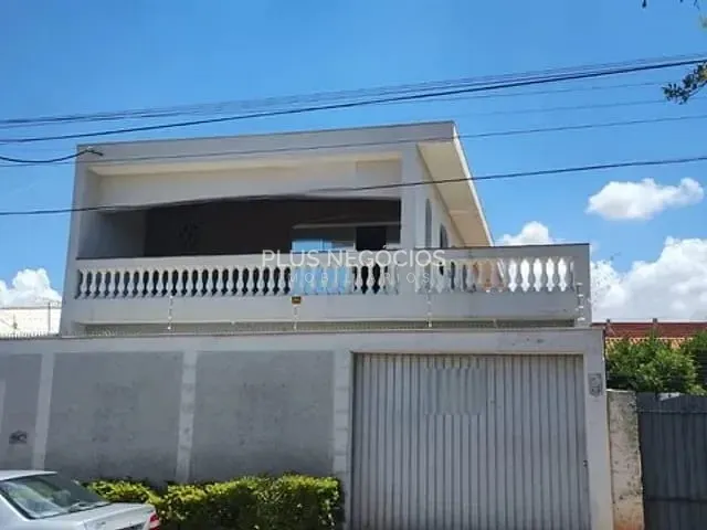 Casa com 300m² 6 quartos e 2 banheiros, à venda, no bairro Cidade Jardim em Sorocaba