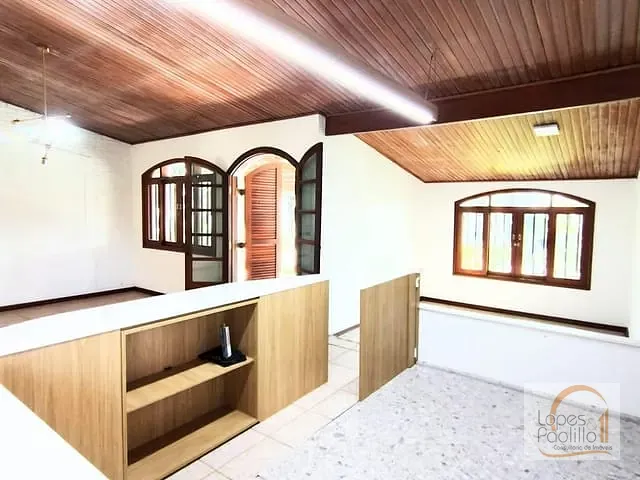 Casa com 600m² 3 quartos e 4 banheiros, para alugar, no bairro Vila Santista em Atibaia