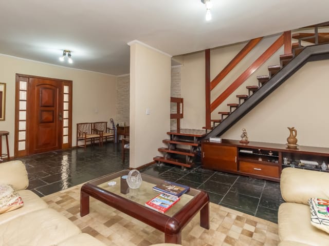 Foto do Casa - Casa para venda em Pompeia com 5 quartos, sendo 1 suíte , 220m² | Lares e Andares Imóveis