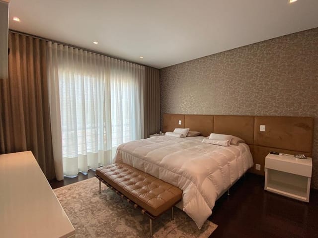 Casa com 441m² 4 quartos e 5 banheiros, à venda, no bairro Alphaville em Santana de Parnaíba