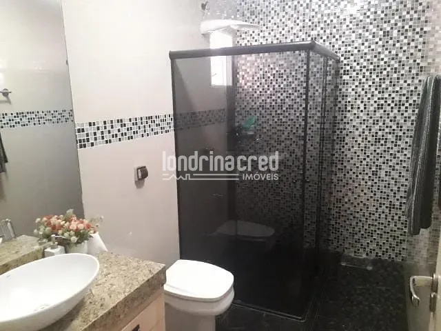 Casa com 270m², à venda, no bairro Residencial Quadra Norte em Londrina