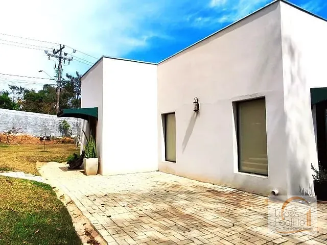 Casa com 780m² 3 quartos e 2 banheiros, à venda, no bairro Estância Santa Maria do Portão em Atibaia