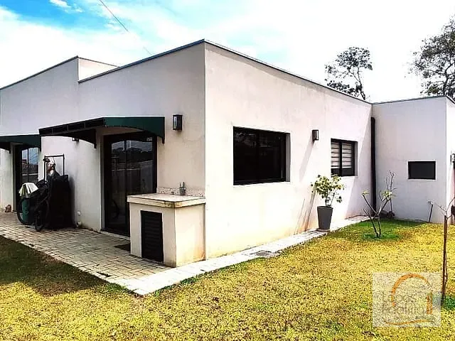 Casa com 780m² 3 quartos e 2 banheiros, à venda, no bairro Estância Santa Maria do Portão em Atibaia