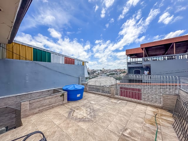 Casa com 195m² 2 quartos e 2 banheiros, à venda, no bairro Vila Pereira Cerca em São Paulo