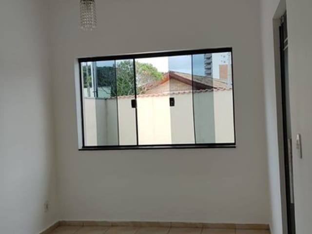 Casa com 250m² 3 quartos e 2 banheiros, à venda, no bairro Jardim Maria Augusta em Taubaté