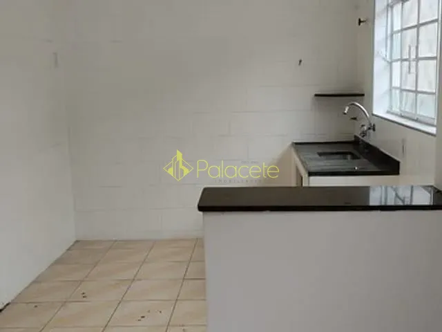 Casa com 250m² 3 quartos e 2 banheiros, à venda, no bairro Jardim Maria Augusta em Taubaté