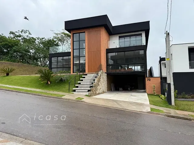 Casa com 456m² 3 quartos e 5 banheiros, à venda, no bairro Recanto dos Eucaliptos em São José dos Campos