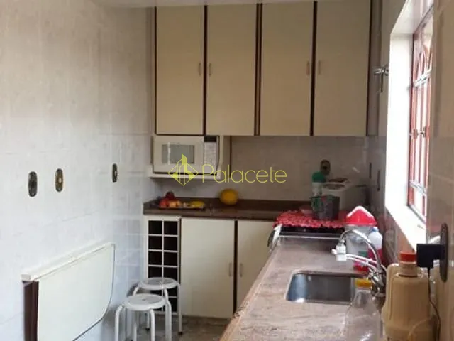 Casa com 392m² 7 quartos e 3 banheiros, à venda, no bairro São Benedito em Pindamonhangaba