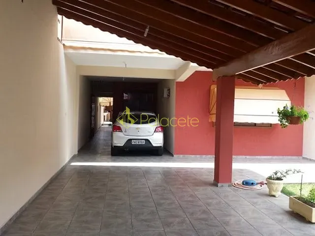 Casa com 392m² 7 quartos e 3 banheiros, à venda, no bairro São Benedito em Pindamonhangaba