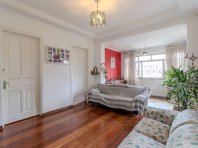Casa com 357m² 4 quartos e 2 banheiros, à venda, no bairro Bosque da Saúde em São Paulo