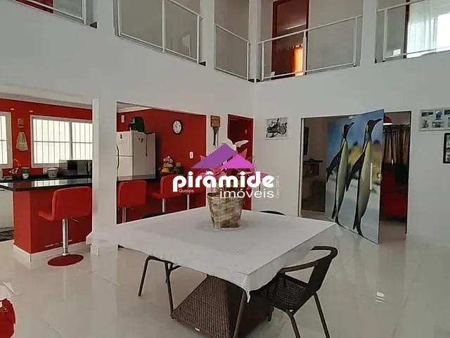 Casa com 360m² 3 quartos e 3 banheiros, à venda, no bairro Jardim Britânia em Caraguatatuba