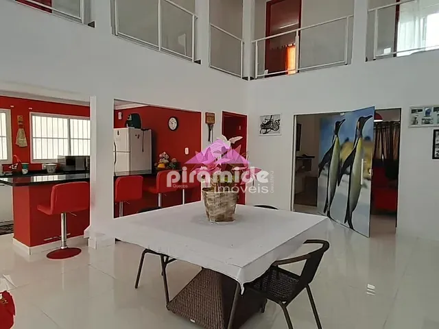 Casa com 360m² 3 quartos e 3 banheiros, à venda, no bairro Jardim Britânia em Caraguatatuba