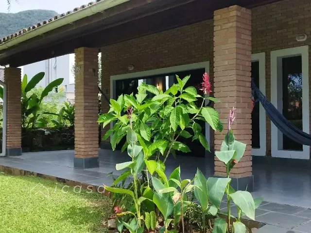 Casa com 377m² 4 quartos e 4 banheiros, à venda, no bairro Lagoinha em Ubatuba
