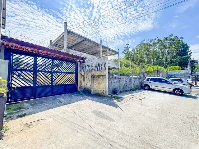 Casa com 800m² 3 quartos e 3 banheiros, para alugar, no bairro Jardim Casa Grande em São Paulo