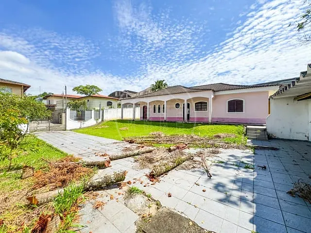 Casa com 800m² 3 quartos e 3 banheiros, para alugar, no bairro Jardim Casa Grande em São Paulo