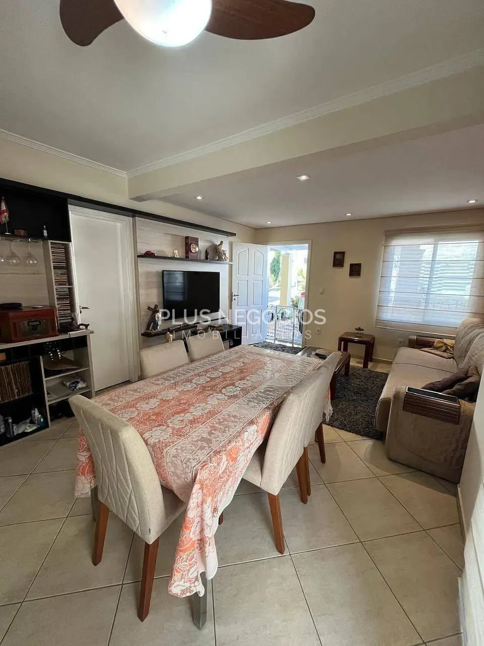 Casa, 2 quartos, 95 m² - Foto 1