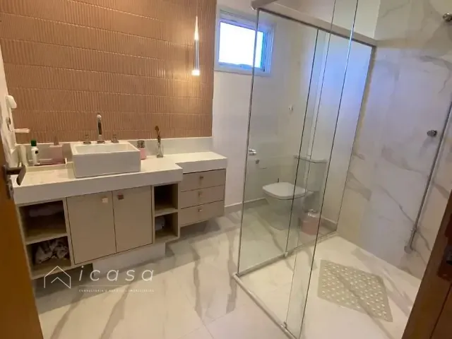 Casa com 1000m² 5 quartos e 5 banheiros, à venda, no bairro Tapanhão em Jambeiro