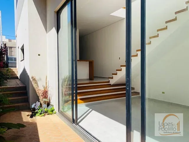 Casa com 200m² 3 quartos e 3 banheiros, à venda, no bairro Loteamento Loanda em Atibaia