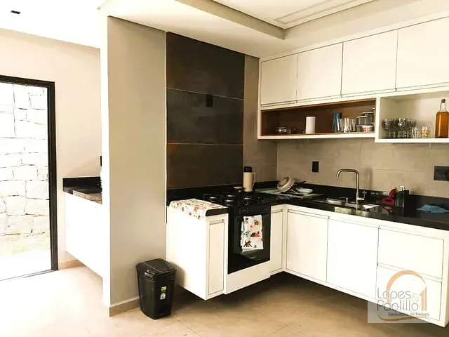 Casa com 100m² 2 quartos e 2 banheiros, à venda, no bairro Marmeleiro em Atibaia