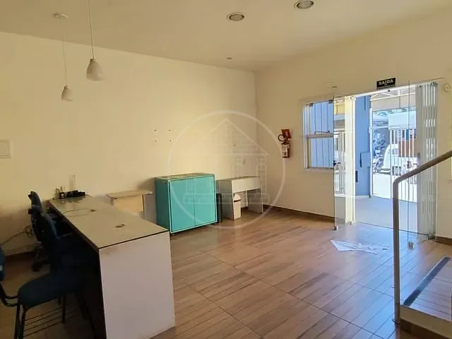 Prédio com 534m², para alugar, no bairro Parelheiros em São Paulo