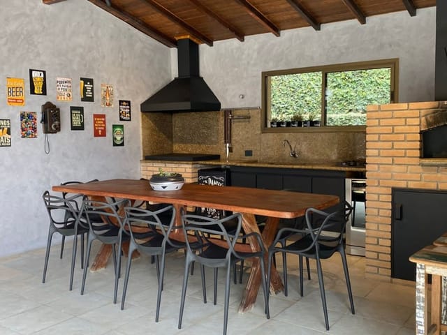 Casa com 808m² 4 quartos e 6 banheiros, à venda, no bairro Alphaville em Santana de Parnaíba