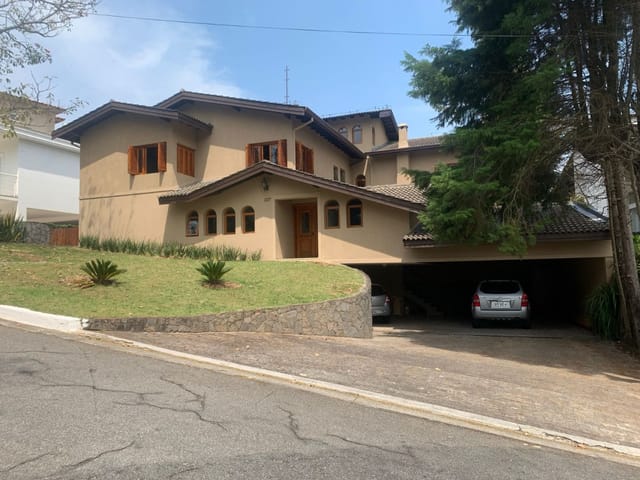 Casa com 808m² 4 quartos e 6 banheiros, à venda, no bairro Alphaville em Santana de Parnaíba