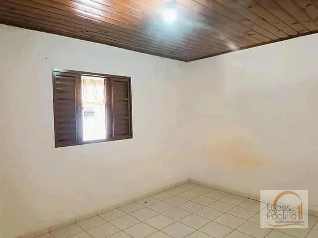 Casa com 800m² 2 quartos e 3 banheiros, à venda, no bairro Jardim Maracanã em Atibaia