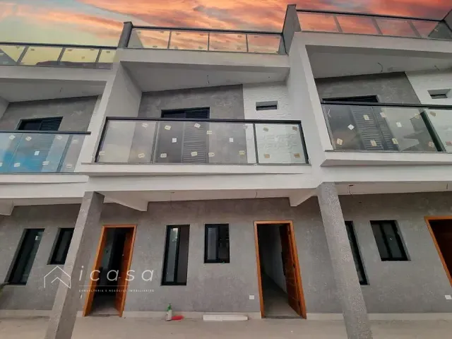 Casa com 148m² 2 quartos e 2 banheiros, à venda, no bairro Jardim Mariella em Caraguatatuba