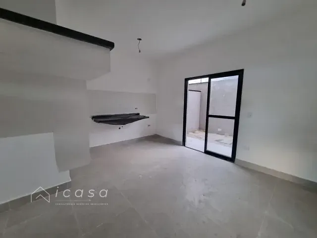Casa com 148m² 2 quartos e 2 banheiros, à venda, no bairro Jardim Mariella em Caraguatatuba