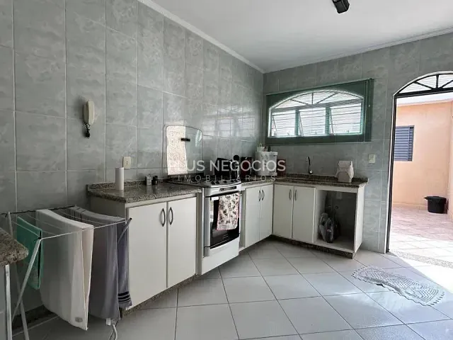 Casa com 300m² 3 quartos e 4 banheiros, à venda, no bairro Além Ponte em Sorocaba