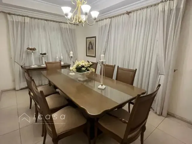 Casa com 550m² 4 quartos e 2 banheiros, para alugar, no bairro Jardim das Colinas em São José dos Campos