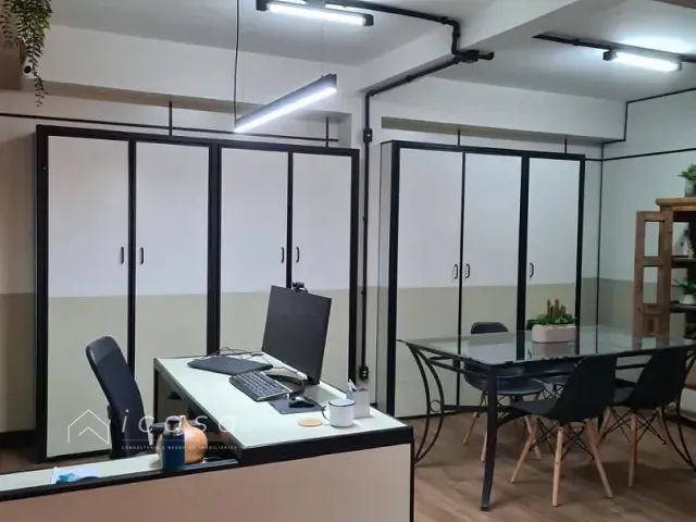 Casa com 550m² 4 quartos e 2 banheiros, para alugar, no bairro Jardim das Colinas em São José dos Campos