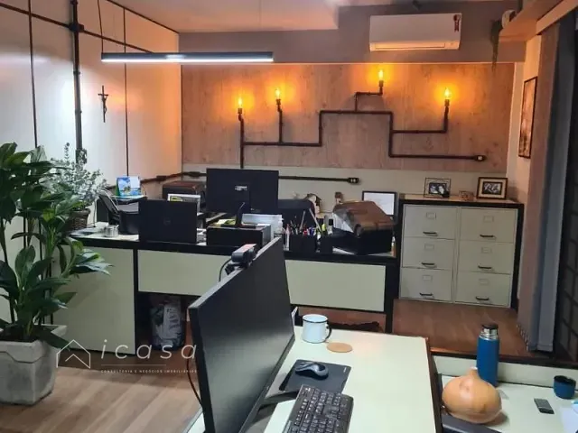 Casa com 550m² 4 quartos e 2 banheiros, para alugar, no bairro Jardim das Colinas em São José dos Campos