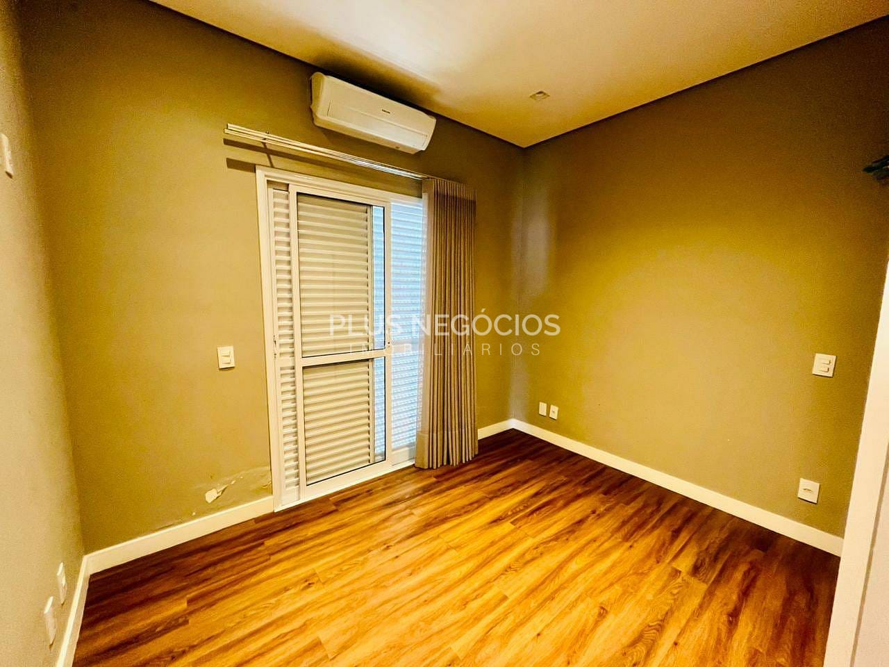 Casa à venda com 4 quartos, 296m² - Foto 32