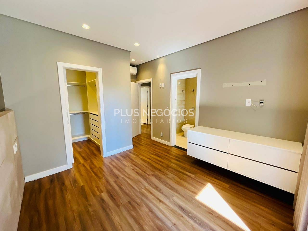 Casa à venda com 4 quartos, 296m² - Foto 25