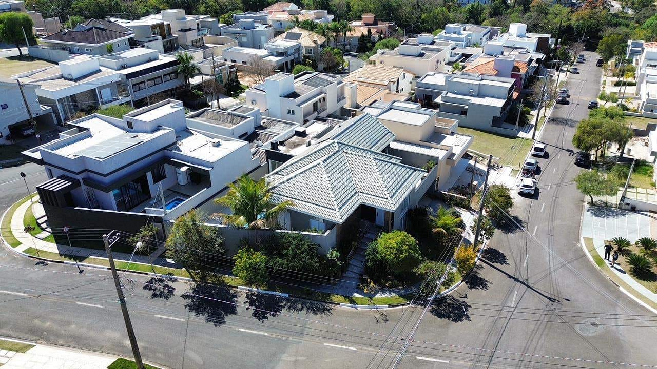 Casa à venda com 4 quartos, 296m² - Foto 8