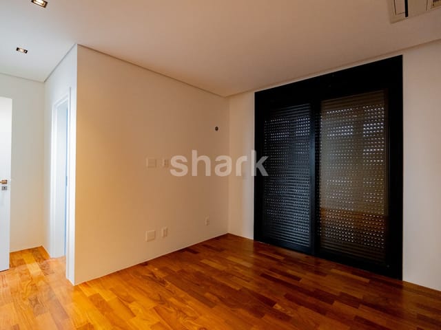 Casa com 646m² 4 quartos e 6 banheiros, à venda, no bairro Alphaville em Santana de Parnaíba