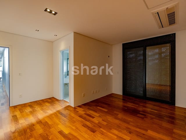 Casa com 646m² 4 quartos e 6 banheiros, à venda, no bairro Alphaville em Santana de Parnaíba