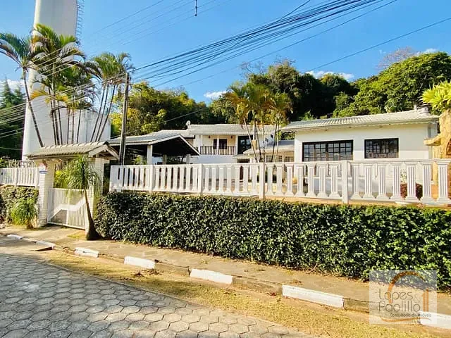 Casa com 602m² 3 quartos e 4 banheiros, à venda, no bairro Parque Rio Abaixo em Atibaia