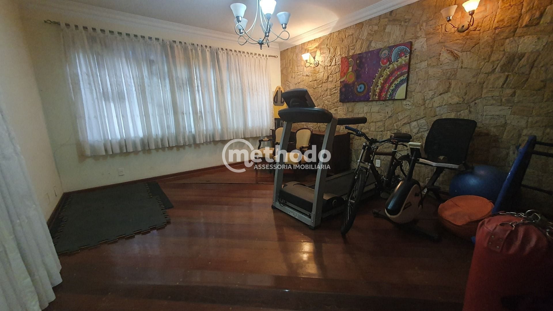 Casa, 4 quartos, 249 m² - Foto 2