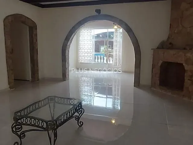 Casa com 858m² 4 quartos e 4 banheiros, para alugar, no bairro Jardim Guarujá em Sorocaba