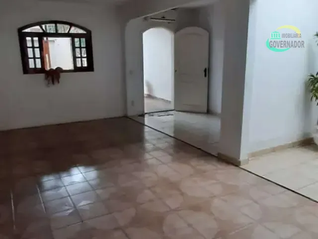 Casa com 300m² 4 quartos e 4 banheiros, à venda, no bairro Parque Imperador em Campinas