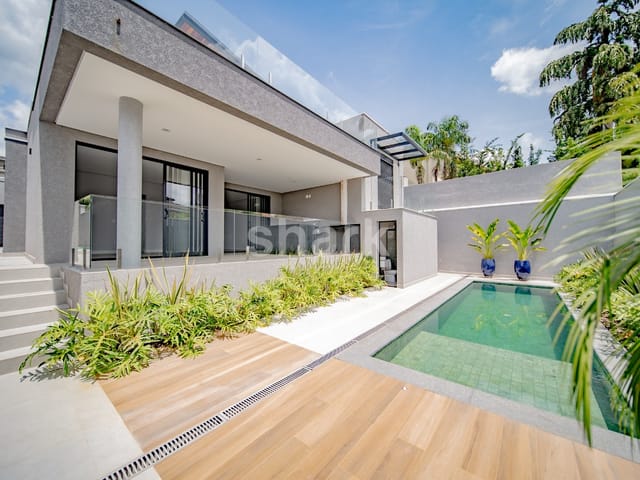 Casa com 552m² 4 quartos e 6 banheiros, à venda, no bairro Alphaville em Santana de Parnaíba